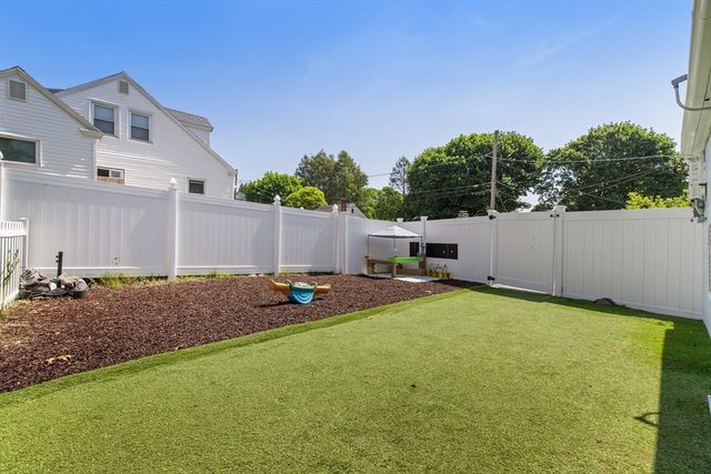 117 Pearl St, Lawrence, MA 01841