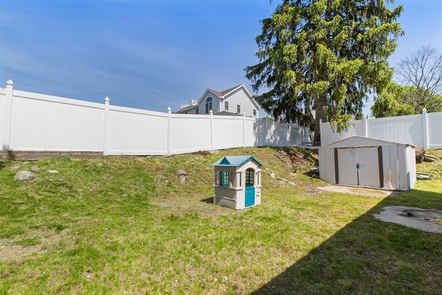 117 Pearl St, Lawrence, MA 01841
