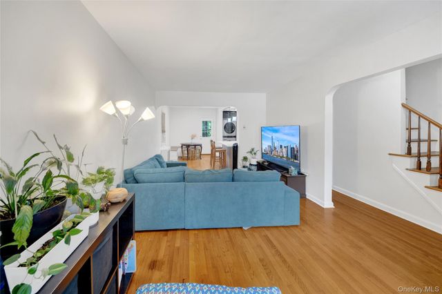 1808 Hering Avenue, Bronx, NY 10461