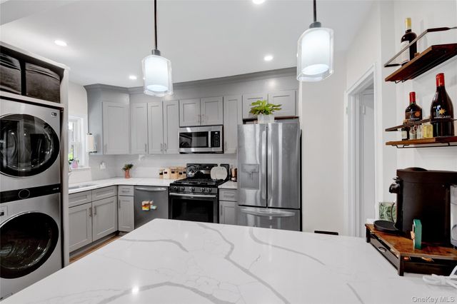 1808 Hering Avenue, Bronx, NY 10461