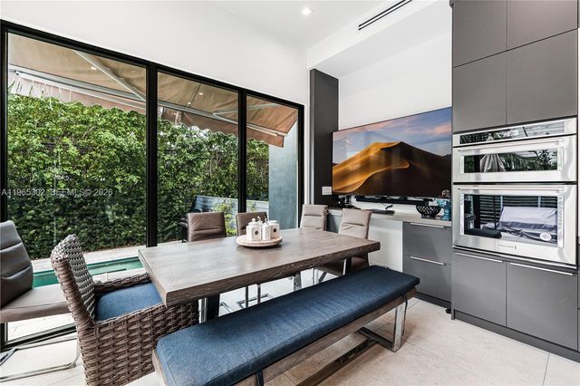 640 Fernwood Rd, Key Biscayne, FL 33149