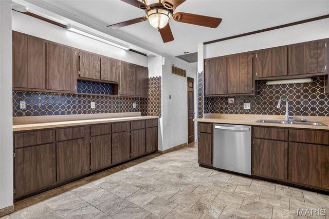 710 Peace Haven Drive, St Louis, MO 63125