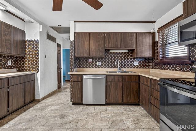 710 Peace Haven Drive, St Louis, MO 63125