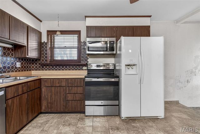 710 Peace Haven Drive, St Louis, MO 63125