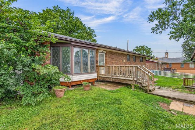 710 Peace Haven Drive, St Louis, MO 63125
