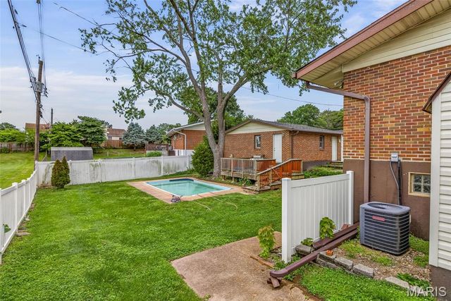 710 Peace Haven Drive, St Louis, MO 63125