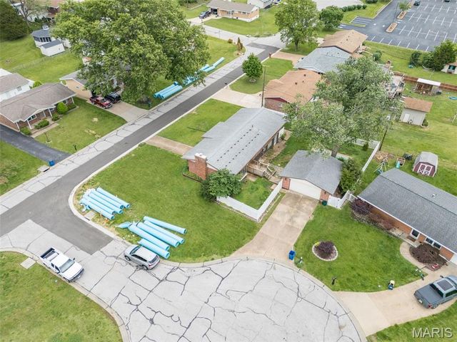 710 Peace Haven Drive, St Louis, MO 63125