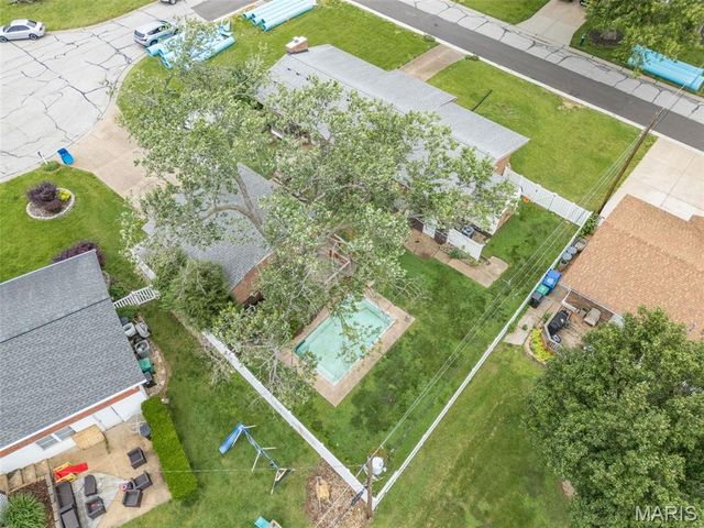 710 Peace Haven Drive, St Louis, MO 63125