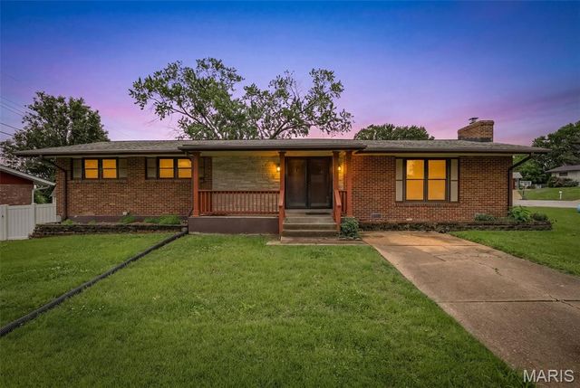 710 Peace Haven Drive, St Louis, MO 63125