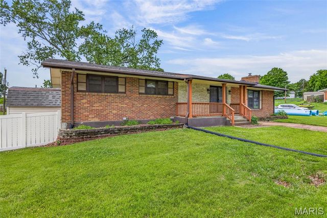 710 Peace Haven Drive, St Louis, MO 63125