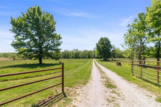 805 E 319th Street, Drexel, MO 64742