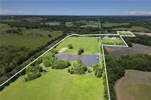 805 E 319th Street, Drexel, MO 64742