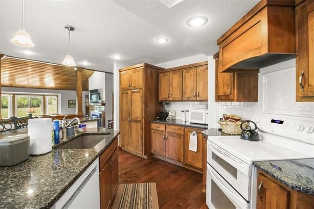 805 E 319th Street, Drexel, MO 64742