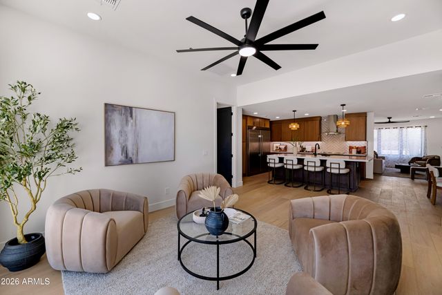 8331 E MALCOMB Drive, Scottsdale, AZ 85250