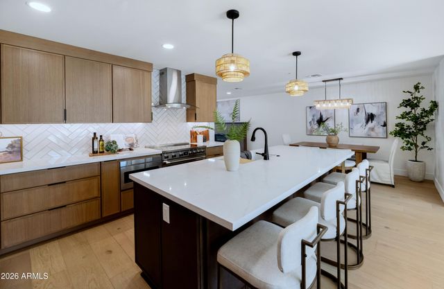 8331 E MALCOMB Drive, Scottsdale, AZ 85250