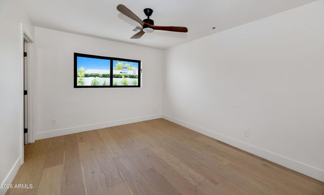 8331 E MALCOMB Drive, Scottsdale, AZ 85250