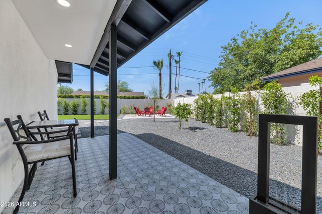 8331 E MALCOMB Drive, Scottsdale, AZ 85250