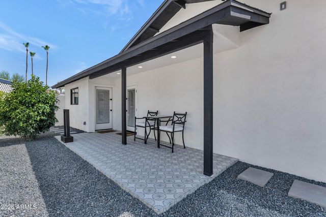 8331 E MALCOMB Drive, Scottsdale, AZ 85250