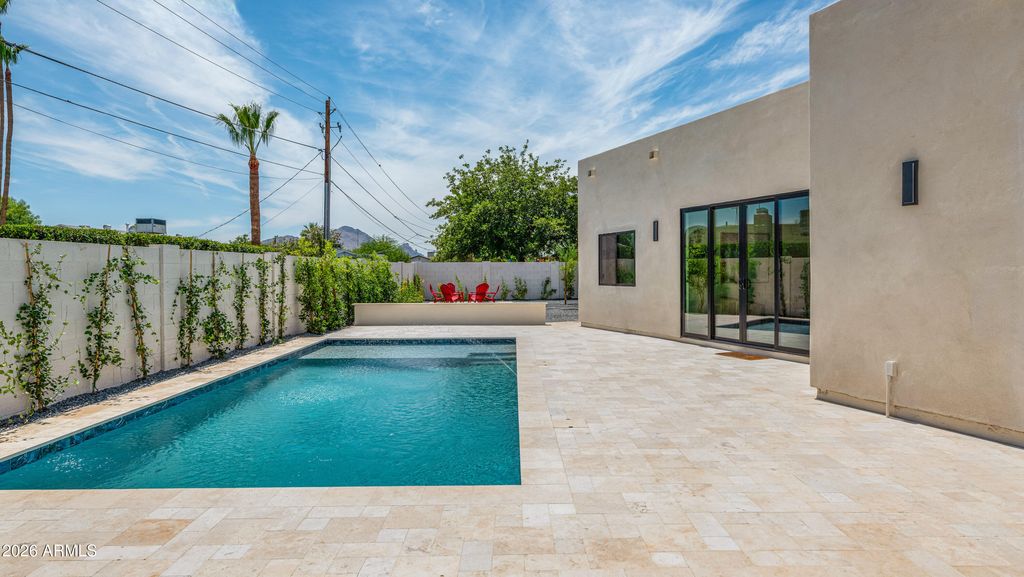 8331 E MALCOMB Drive, Scottsdale, AZ 85250