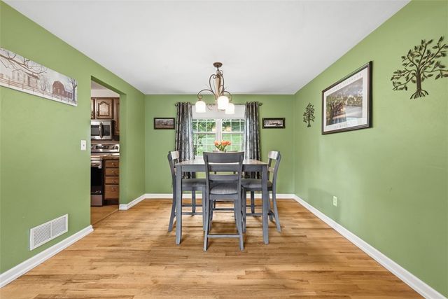 122 Grove Hill Rd, Economy, PA 15005