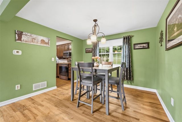 122 Grove Hill Rd, Economy, PA 15005