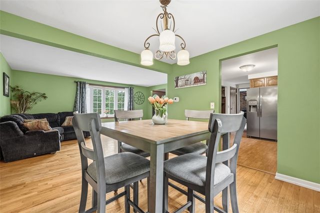 122 Grove Hill Rd, Economy, PA 15005
