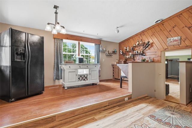 122 Grove Hill Rd, Economy, PA 15005