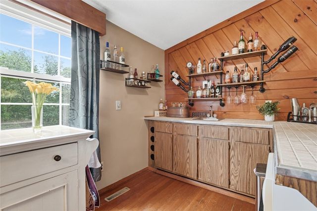 122 Grove Hill Rd, Economy, PA 15005