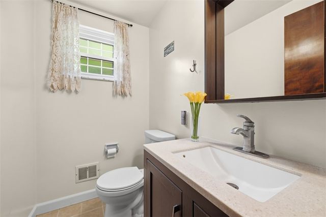 122 Grove Hill Rd, Economy, PA 15005