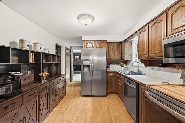 122 Grove Hill Rd, Economy, PA 15005