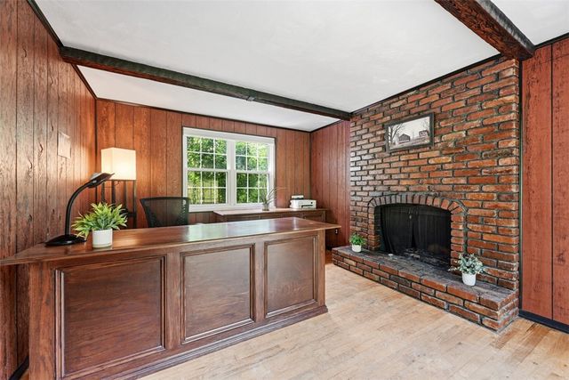 122 Grove Hill Rd, Economy, PA 15005