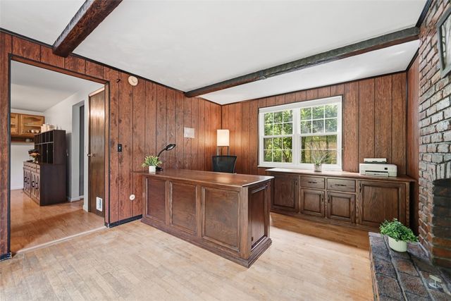 122 Grove Hill Rd, Economy, PA 15005