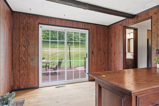 122 Grove Hill Rd, Economy, PA 15005