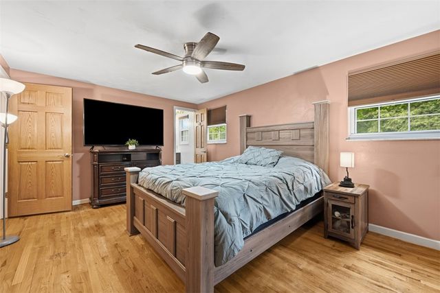 122 Grove Hill Rd, Economy, PA 15005