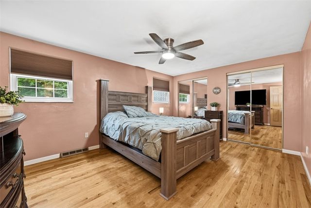 122 Grove Hill Rd, Economy, PA 15005