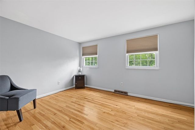 122 Grove Hill Rd, Economy, PA 15005