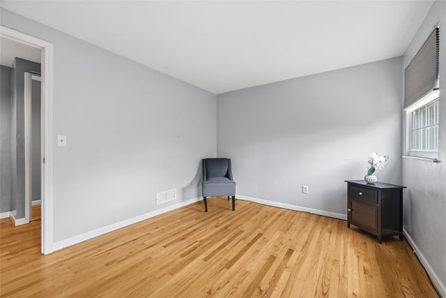 122 Grove Hill Rd, Economy, PA 15005