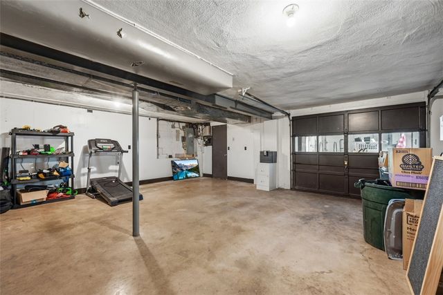 122 Grove Hill Rd, Economy, PA 15005