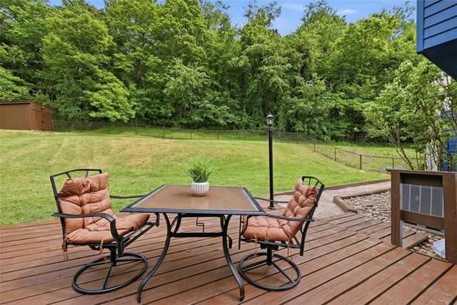 122 Grove Hill Rd, Economy, PA 15005