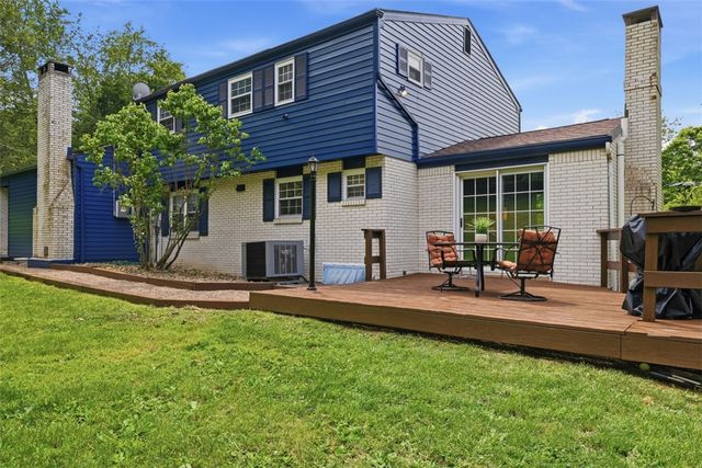 122 Grove Hill Rd, Economy, PA 15005
