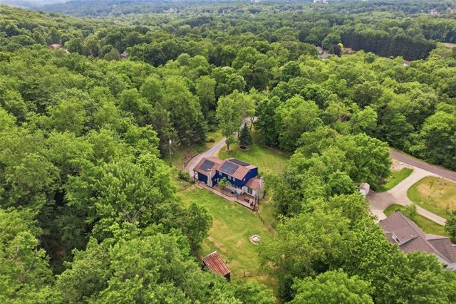 122 Grove Hill Rd, Economy, PA 15005