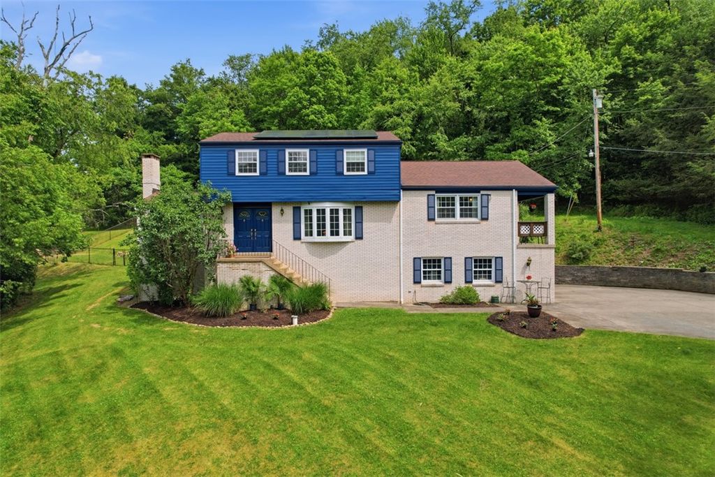 122 Grove Hill Rd, Economy, PA 15005