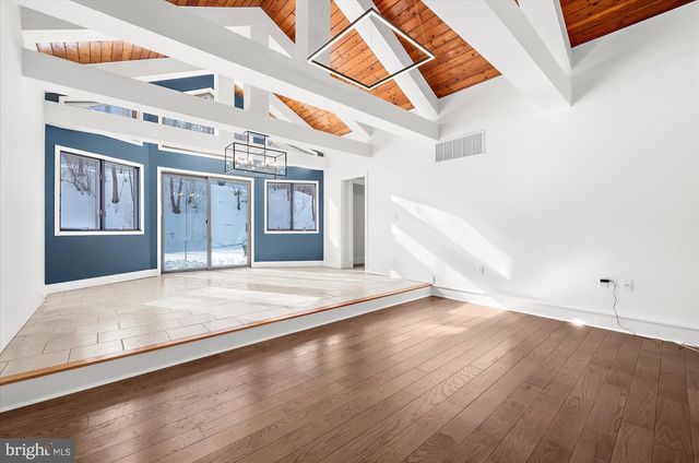 7112 COUNTRY SPRING RD, New Tripoli, PA 18066