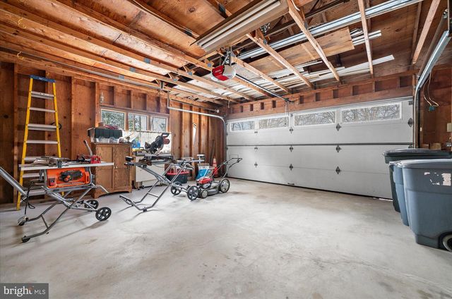 7112 COUNTRY SPRING RD, New Tripoli, PA 18066