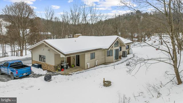 7112 COUNTRY SPRING RD, New Tripoli, PA 18066