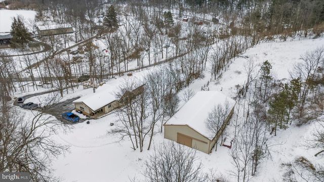 7112 COUNTRY SPRING RD, New Tripoli, PA 18066