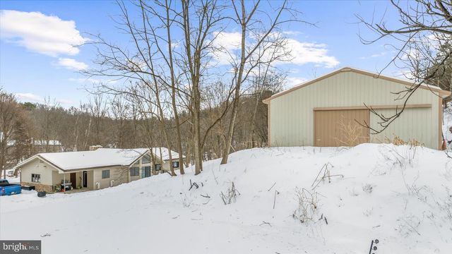 7112 COUNTRY SPRING RD, New Tripoli, PA 18066