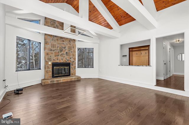 7112 COUNTRY SPRING RD, New Tripoli, PA 18066