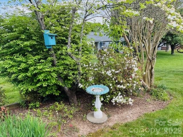 208 Dartcrest Drive, Hendersonville, NC 28792