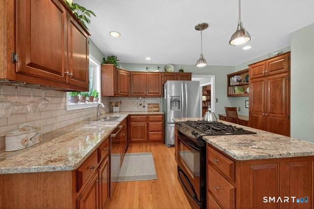 40 Southshire Drive, Southington, CT 06489